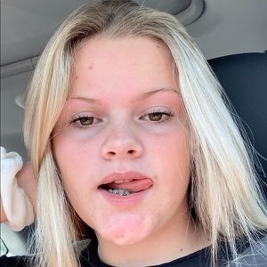 Meet your Posher, Brianna